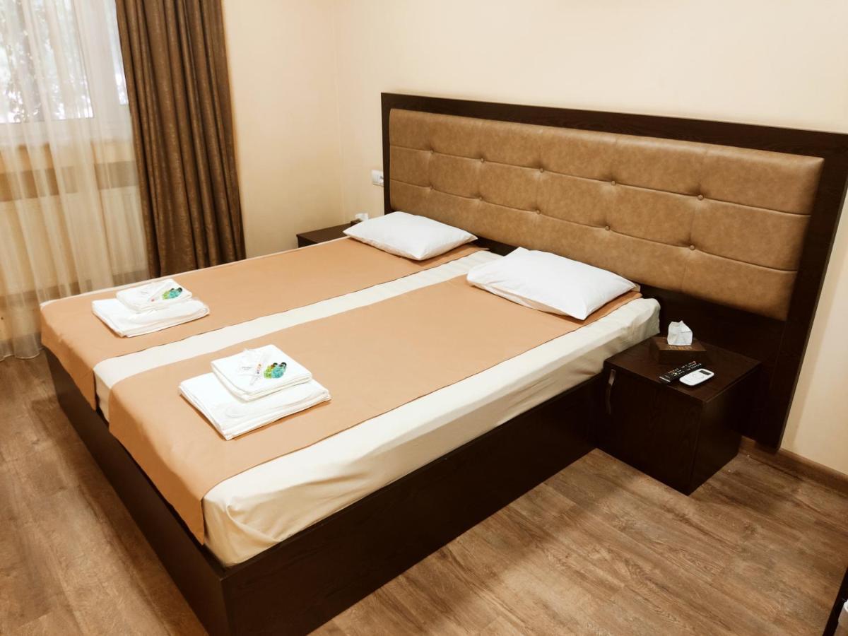 Mbm Hotel Yerevan Ngoại thất bức ảnh