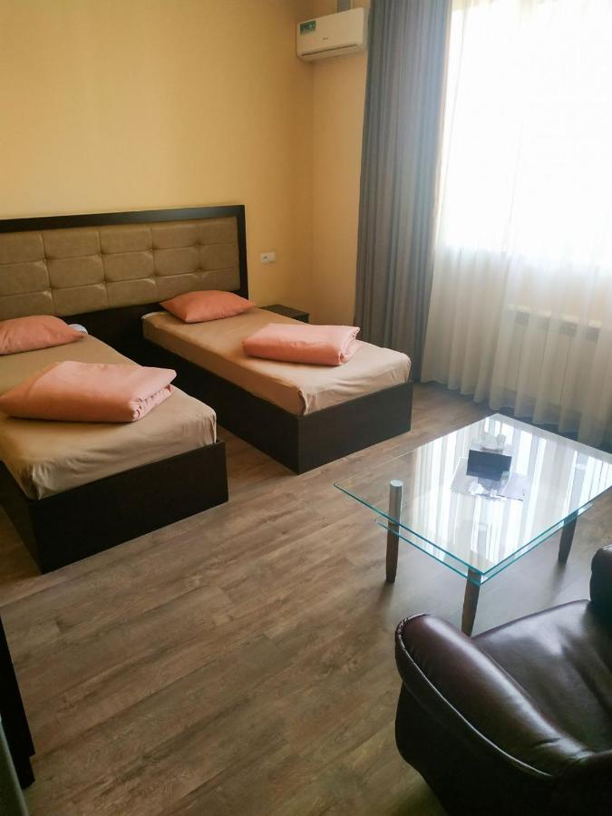 Mbm Hotel Yerevan Ngoại thất bức ảnh